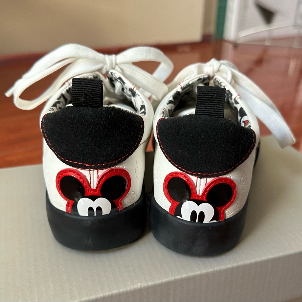 NEW leather low top sneakers Mickey Mouse GroundUP x Disney